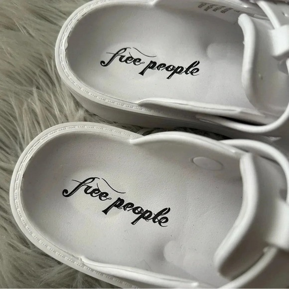 FREE PEOPLE Karlie Buckle Clog Size 7 NWOT - Picture 12 of 12